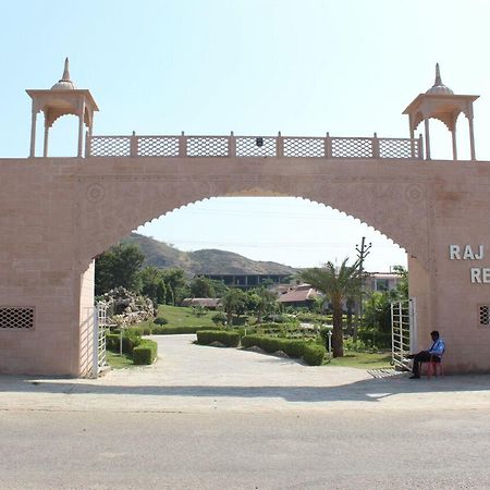 Raj Mahal Resort & Spa Neemrana Buitenkant foto