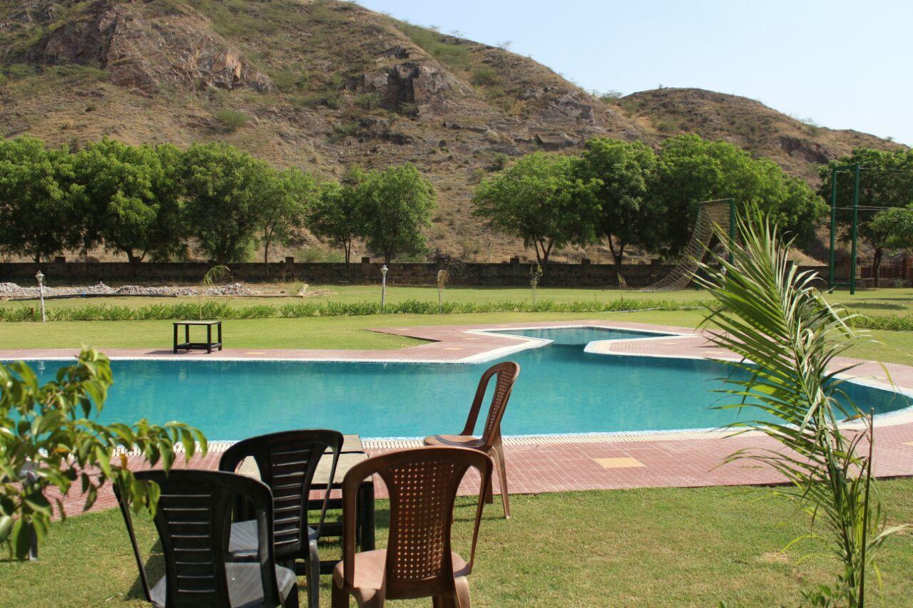 Raj Mahal Resort & Spa Neemrana Buitenkant foto