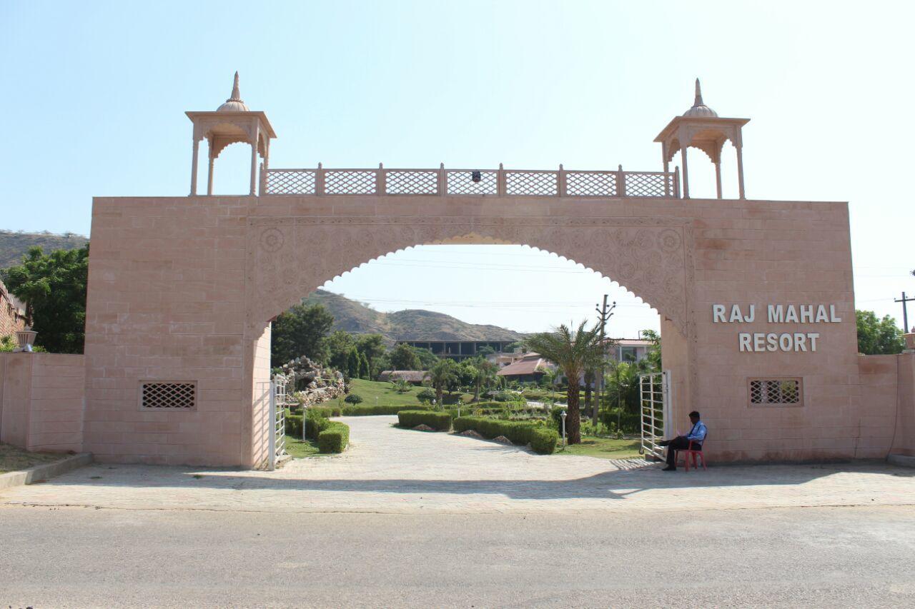 Raj Mahal Resort & Spa Neemrana Buitenkant foto